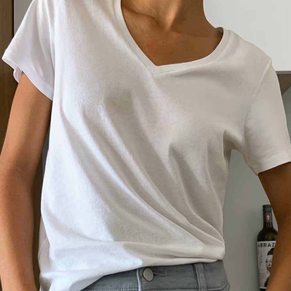 Everlane Organic Cotton V-Neck White
